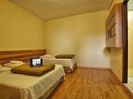 Hostel Roma 库里提巴 外观 照片